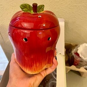 NIB Big Apple Scentsy Warmer
